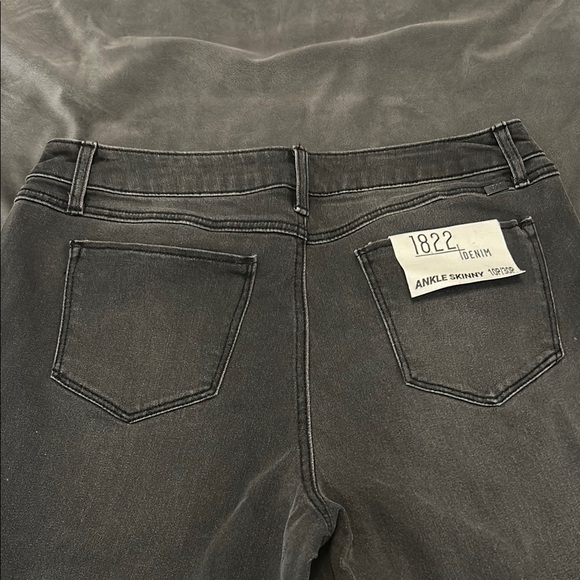 1822 Denim Women’s Gray Jeans - Picture 5 of 5